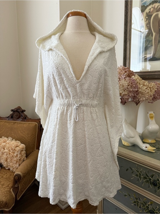 Juicy Couture Other - Juicy Couture White Hooded Terry Cover-Up